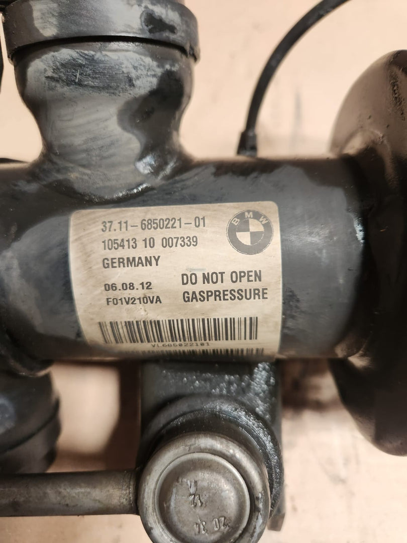 2010-2016 BMW 550i Shock Absorber Strut Front Left 6850221 5 Series F07 GT 