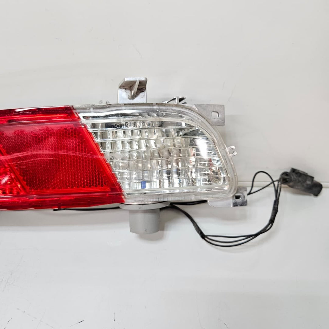 6911899-2006-2008 BMW 6 Series E63 E64 M5 Bumper Light Rear Left OEM