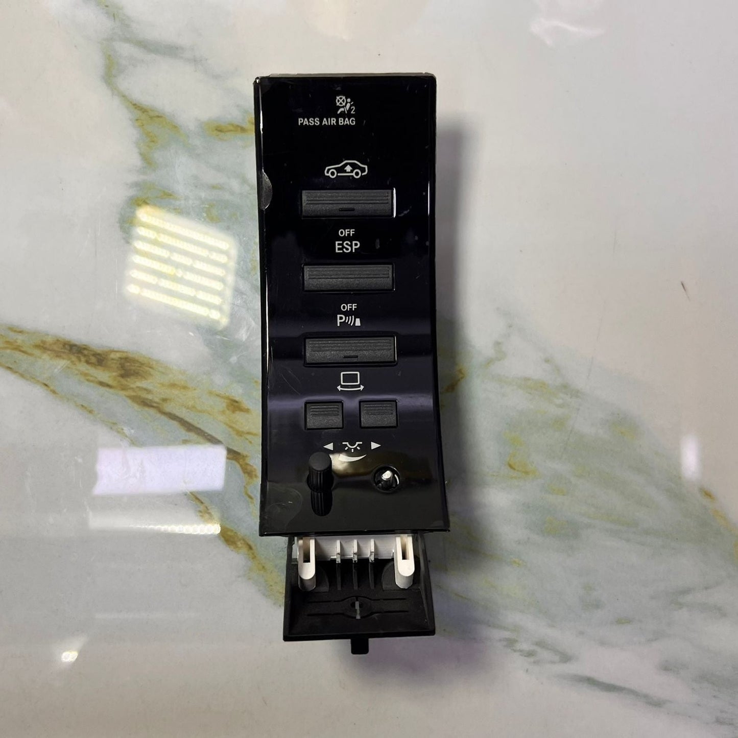 2007-2009 Mercedes-Benz S550 Switch Strip A 221 870 15 58 S-Class W221