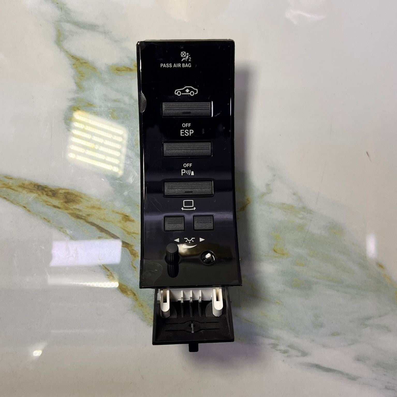 2007-2009 Mercedes-Benz S550 Switch Strip A 221 870 15 58 S-Class W221