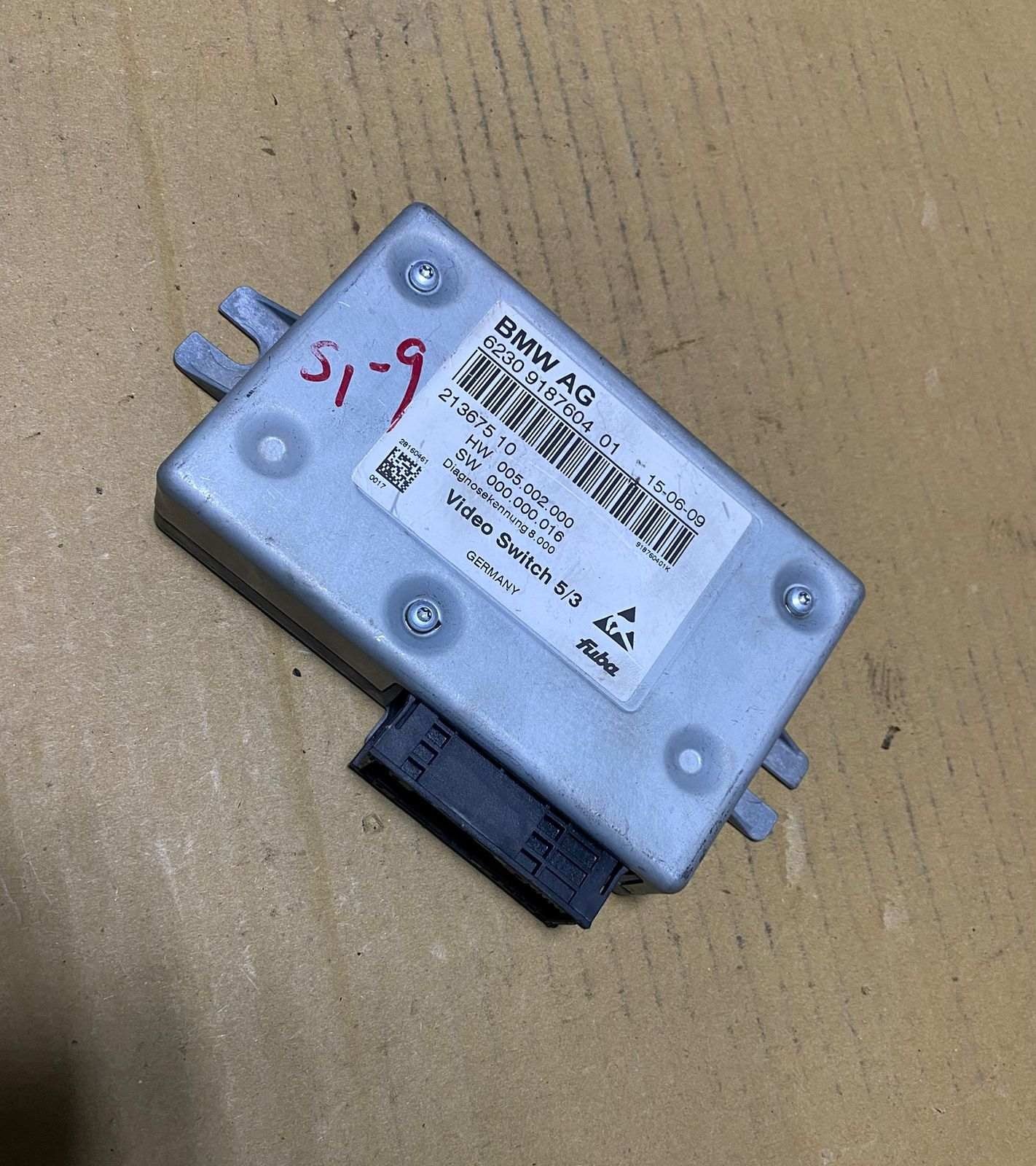 2009-2012 BMW 750Li Video Switch Control Module 9187604 750Li 750i and F10 F07 F