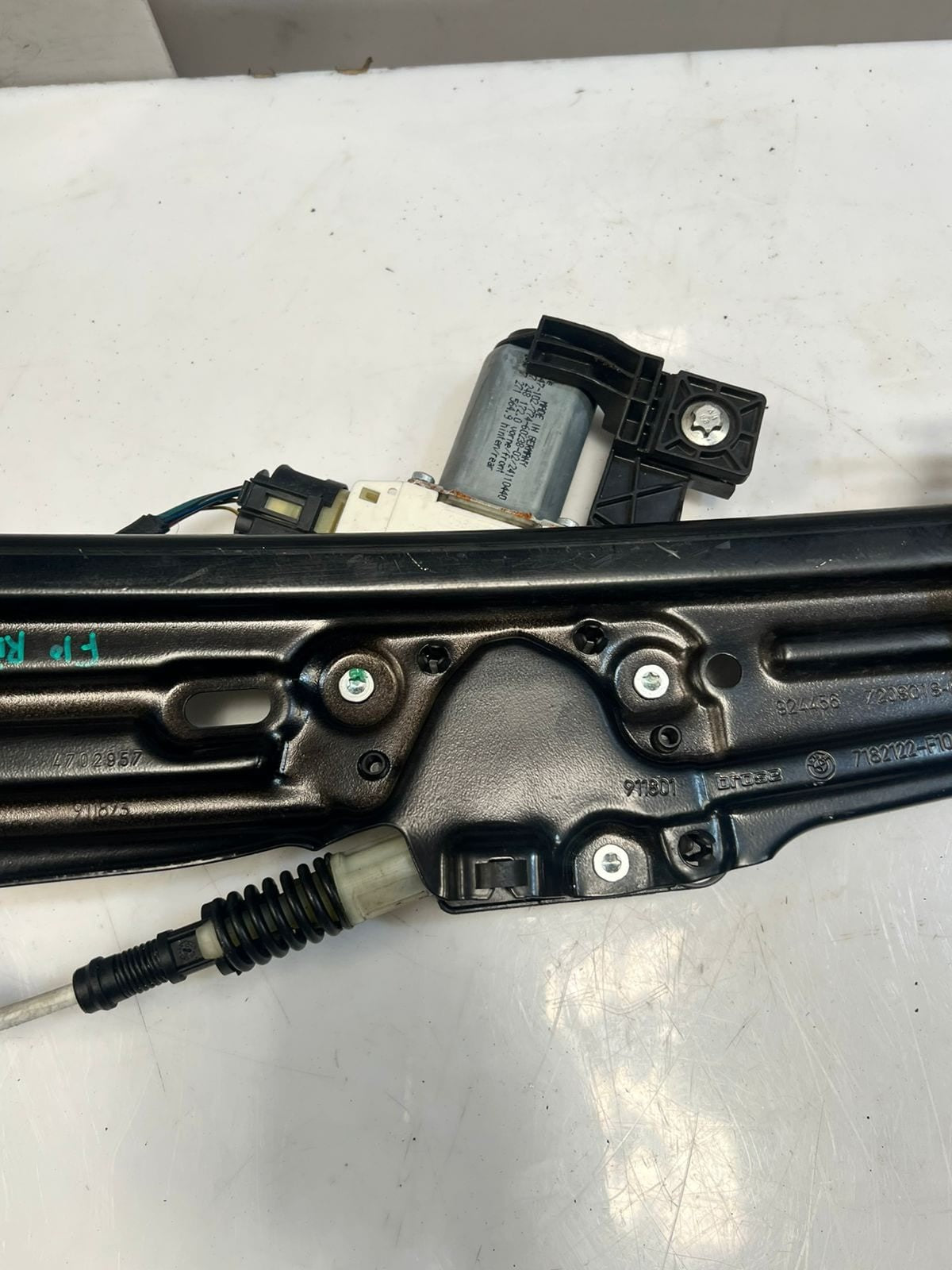 BMW 520d 5' F10 F11 Window Regulator Rear Right 7182122 OEM