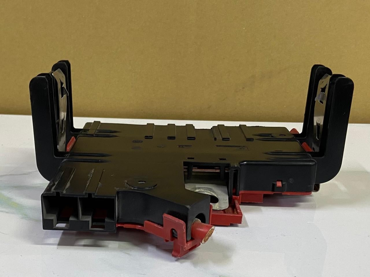 OEM BMW F10 F06 F12 F13 Battery Terminal Distribution Fuse Box 9240490