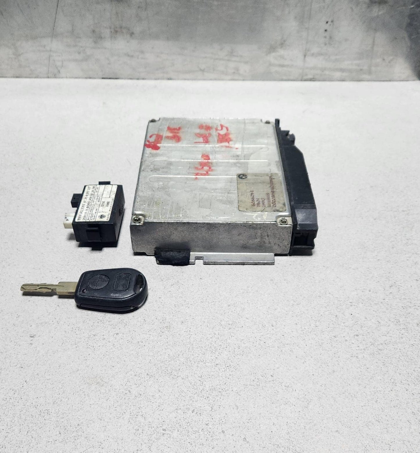 1996-1999 BMW 328i Engine Control Unit 1429861 E36 328i Z3 2.8 M52