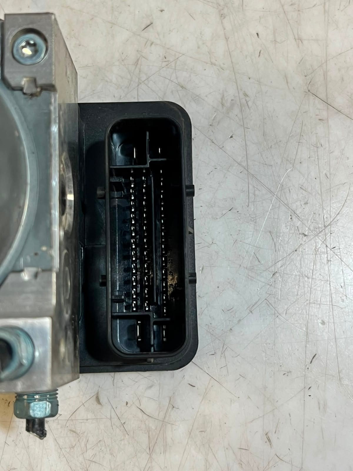 2016-2019 BMW F30, F31, F32, and F34 330i ABS Pump and Control Unit 6875560 OEM
