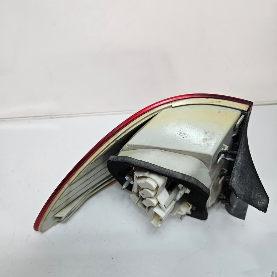 7289432-BMW 3 Series E90 E91 328i Touring Taillight Right Rear OEM