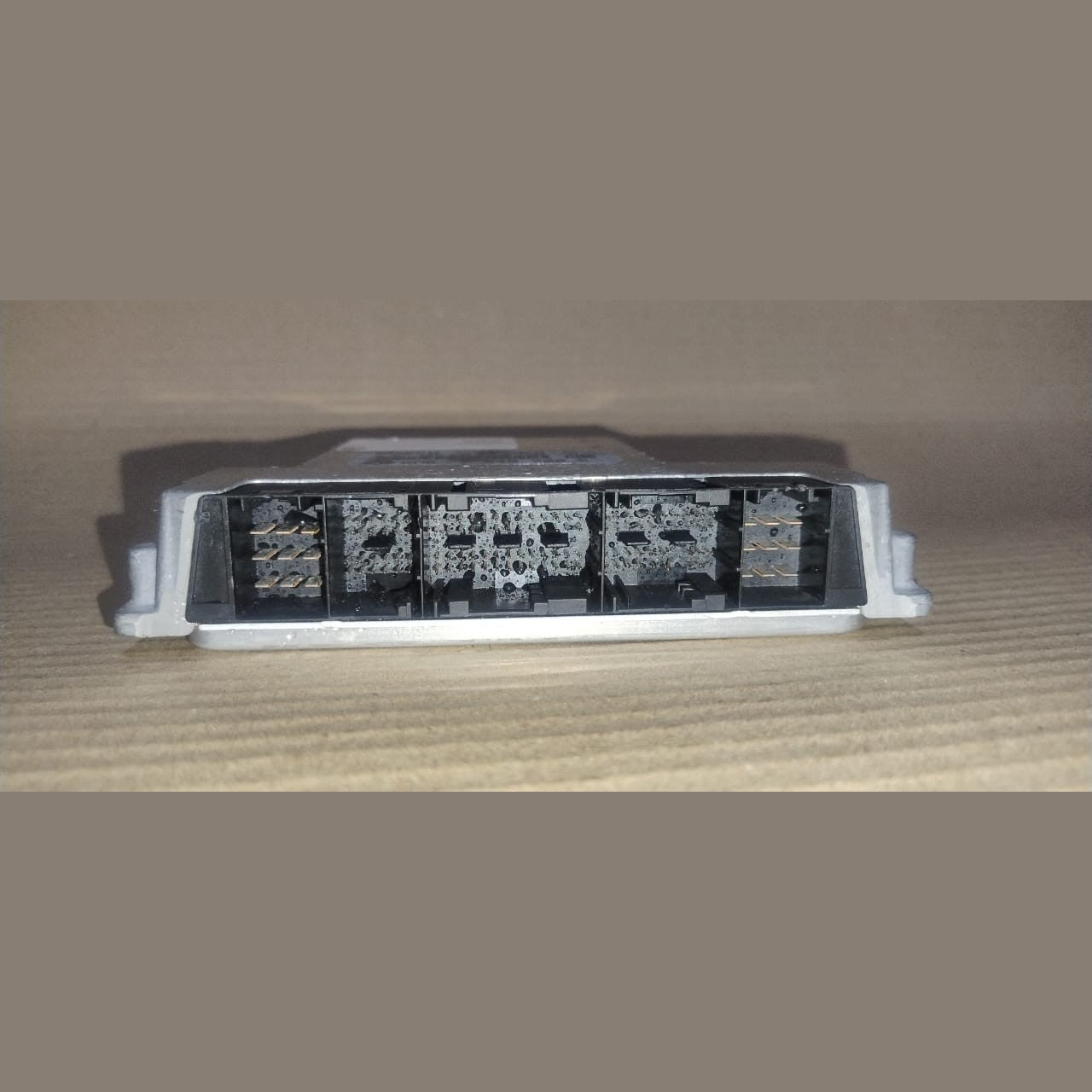BMW E60 E61 E63 E64 E65 E66 5 6 7 series 5.0i N62 ENGINE DME CONTROL ECU 7549700