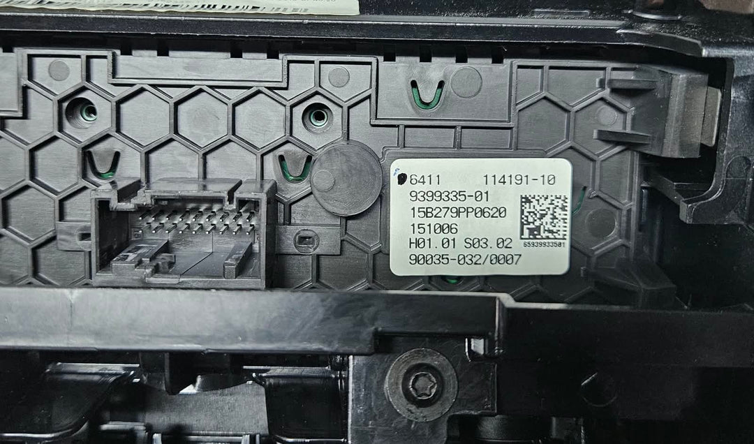 9352335-2015-2022 BMW BMW 7 Series G11 G12 Climate Control Panel Rear OEM