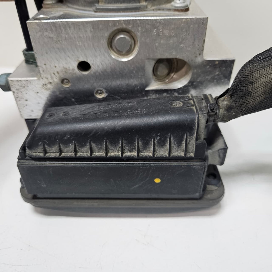 OEM BMW 5 Series F10 F11 ABS Hydraulic Unit Pump 6860154