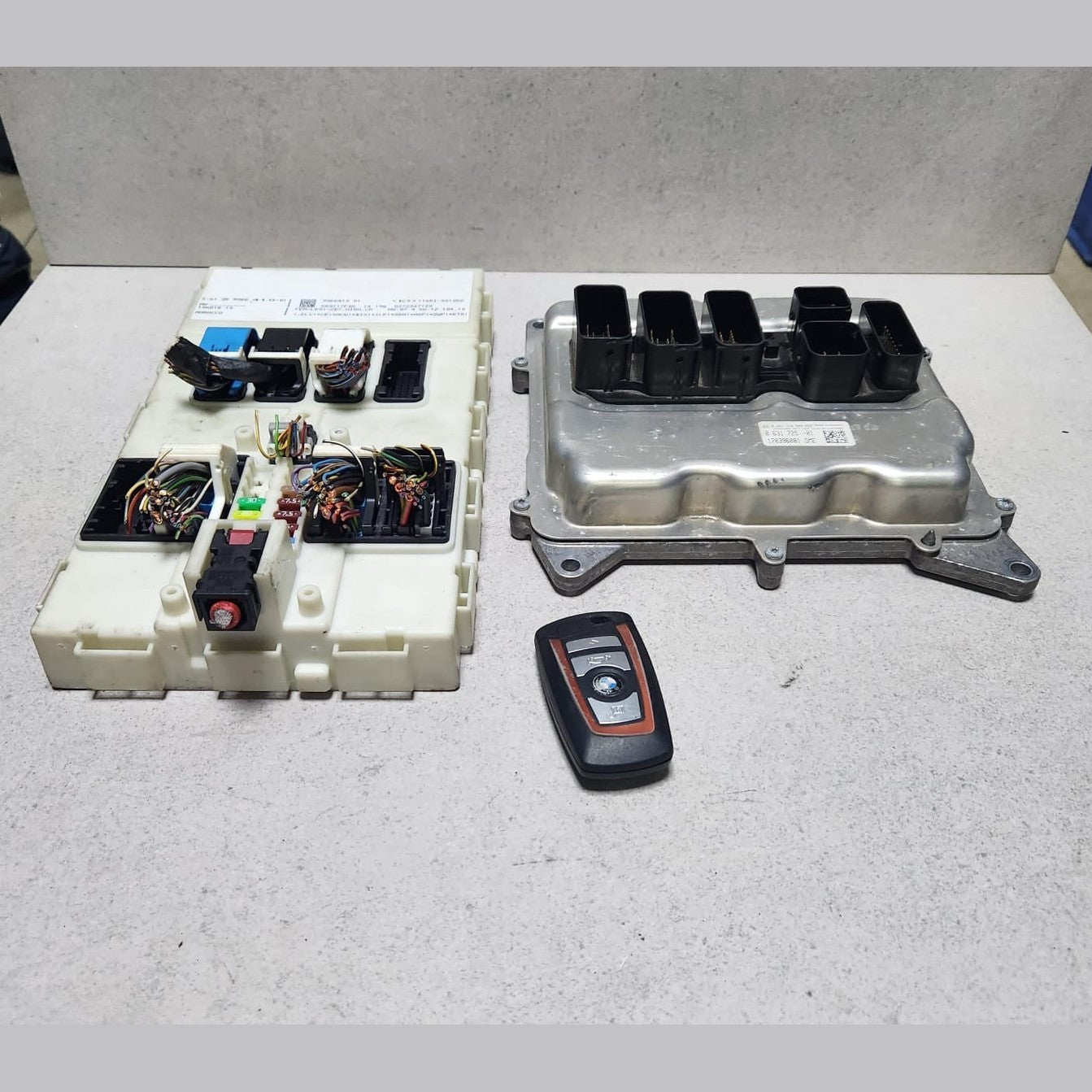 BMW F30 320i F32 N20 Engine Control Unit DME Set 8631725 OEM