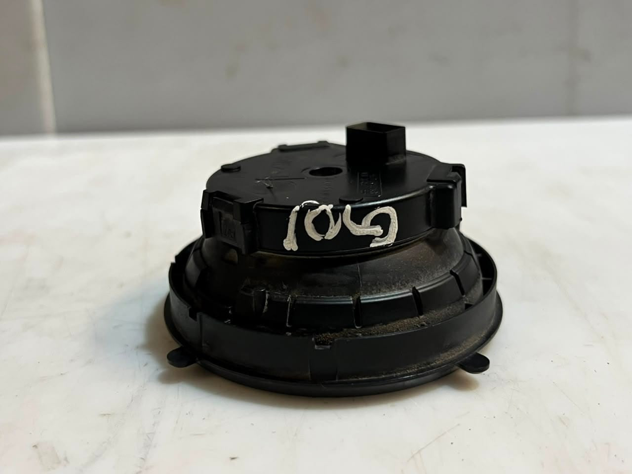 2018-2024 BMW X3 G01 and X5 G05 Outside Mirror Motor Drive 698034 OEM