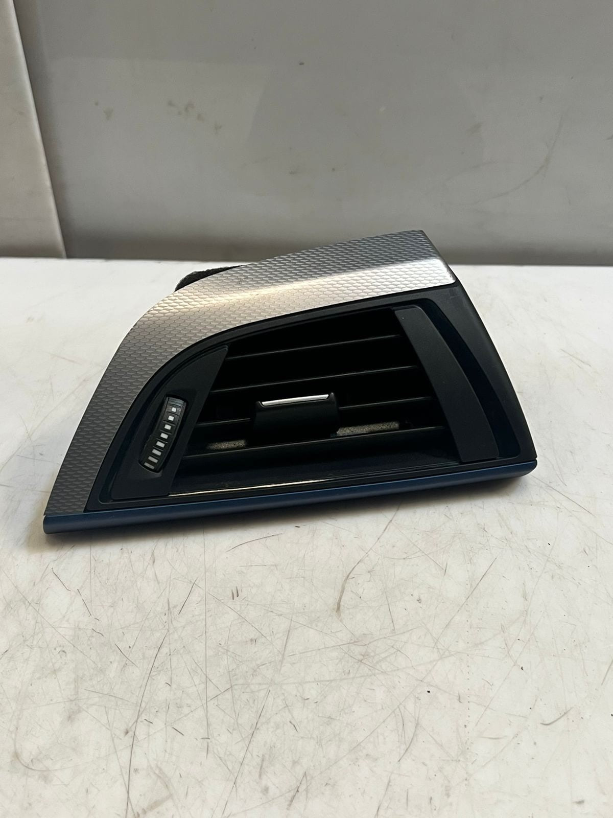 BMW F20 F21 F22 F23 F87 M2 Dashboard Air Vent Right SIDE 9205356 OEM