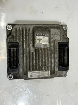 Mitsubishi Fuso Fighter H24 FK64F Engine Control Unit 1125000370 ME306431