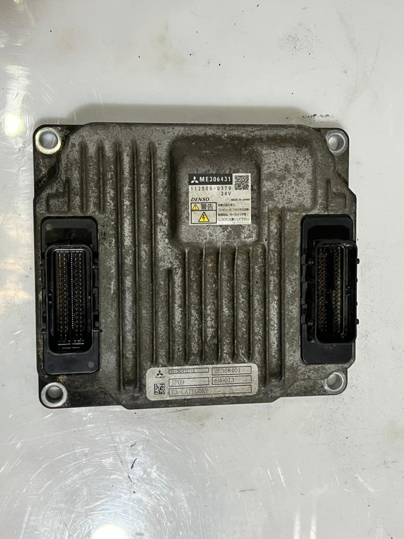 Mitsubishi Fuso Fighter H24 FK64F Engine Control Unit 1125000370 ME306431