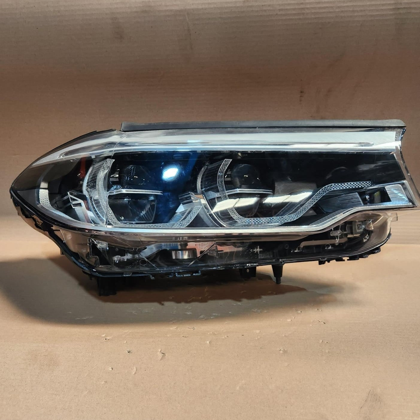 Genuine BMW Adaptive LED Headlight 8499109 5 Series G30 G31 and M5 F90