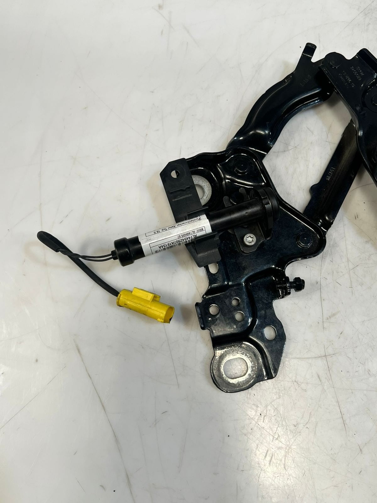 2021-2023 BMW 3 Series G20 G21 M3 M340i 330i BONNET Hood Hinge ACTUATOR 7450589