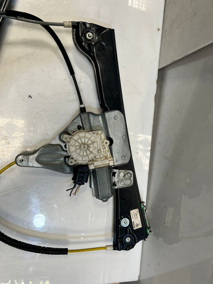 BMW 6 Series E63 E64 Front Door Window Regulator With Motor Front Left 7008623