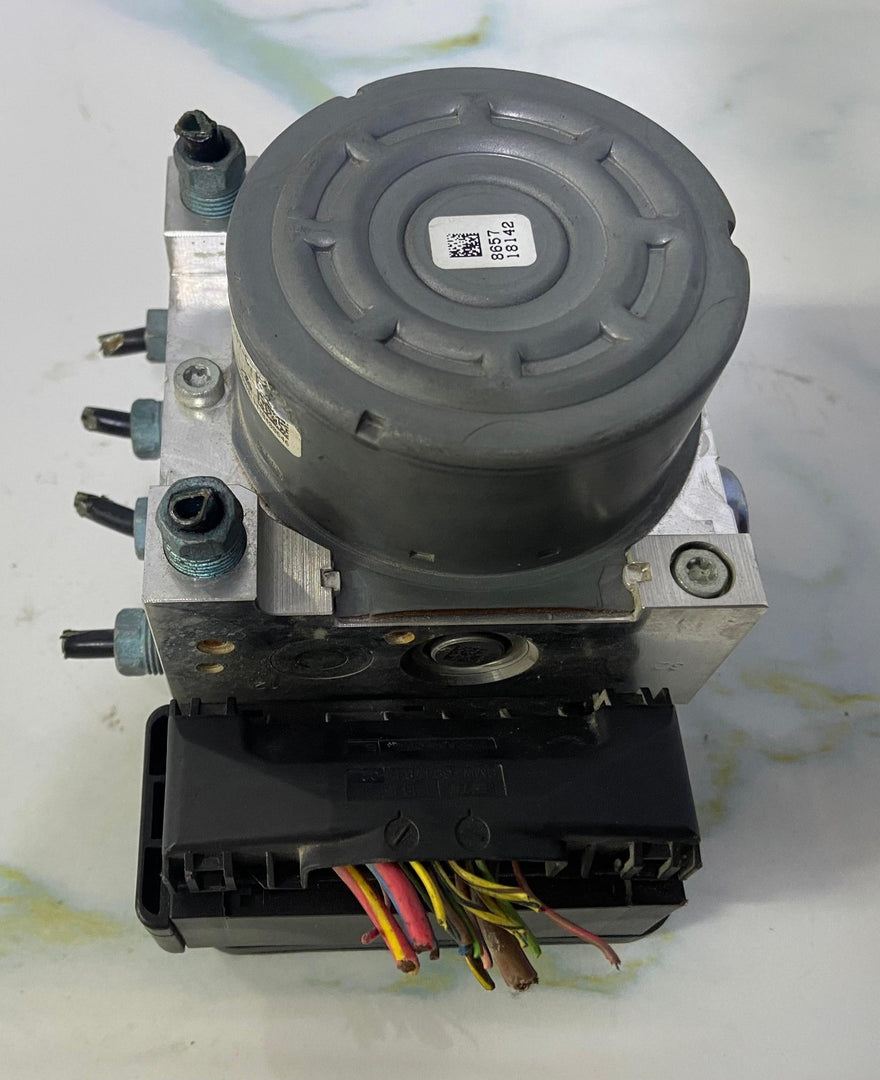 OEM BMW 328i 335i ABS Anti-Lock Brake Pump Module Unit 6868638