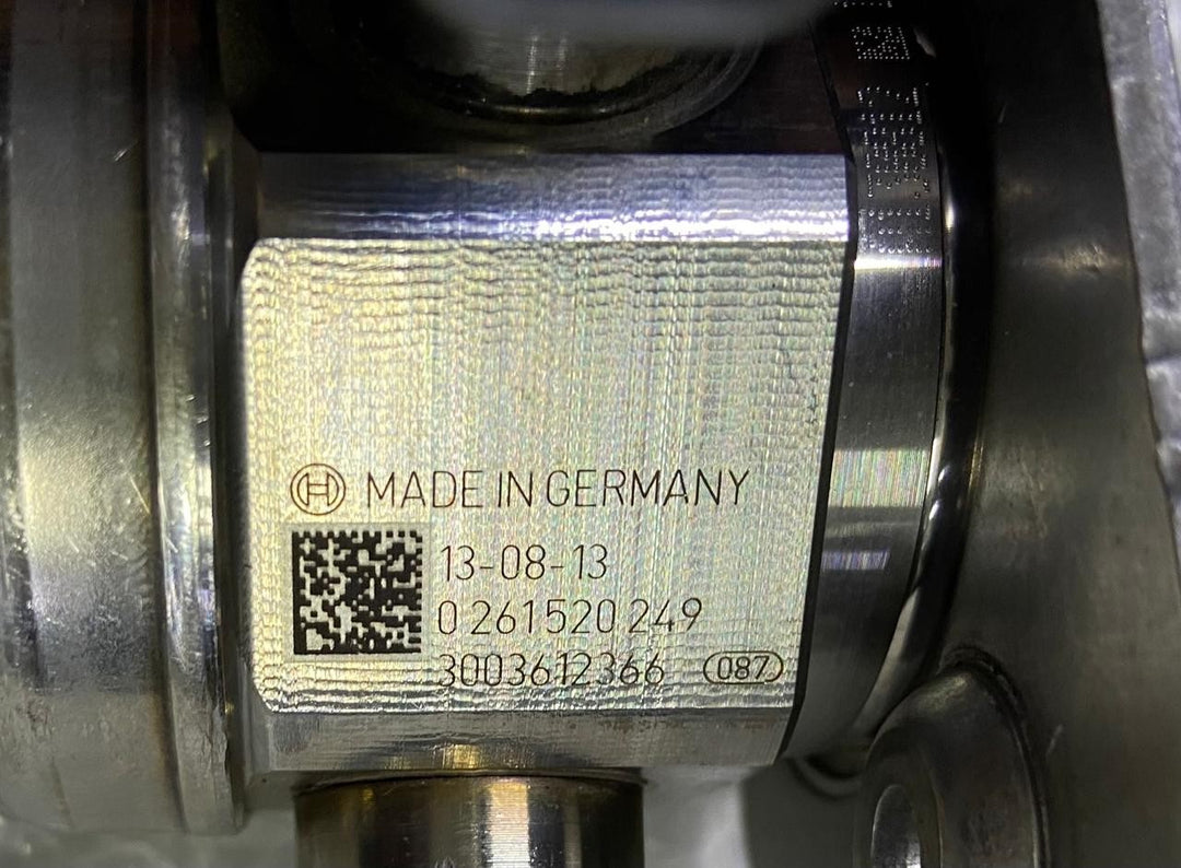 OEM BMW F45 225 xe F20 F21 F22 F23 high pressure pump high pressure pump 7636881
