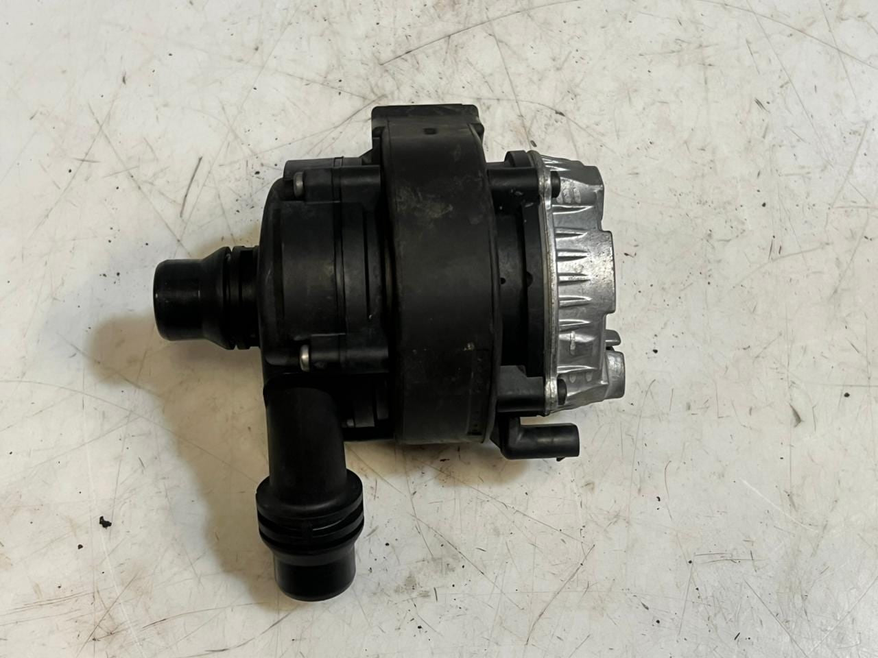 2016-2018 BMW 330e 3' F30 2.0 Hybrid Petrol Auxiliary Water Pump 8638239 OEM