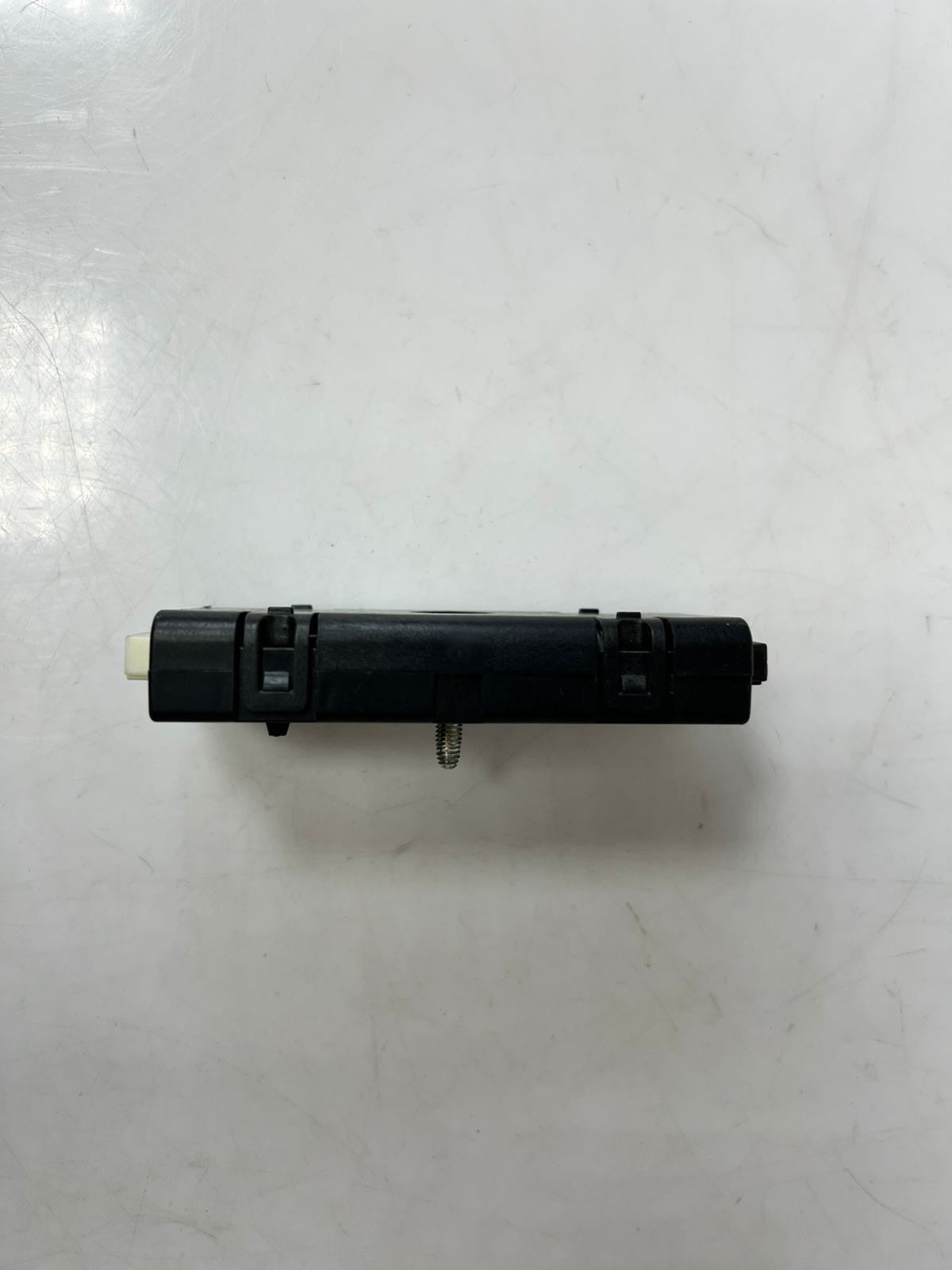BMW 5 Series F07 and F11 Antenna Suppression Filter 9199865 OEM