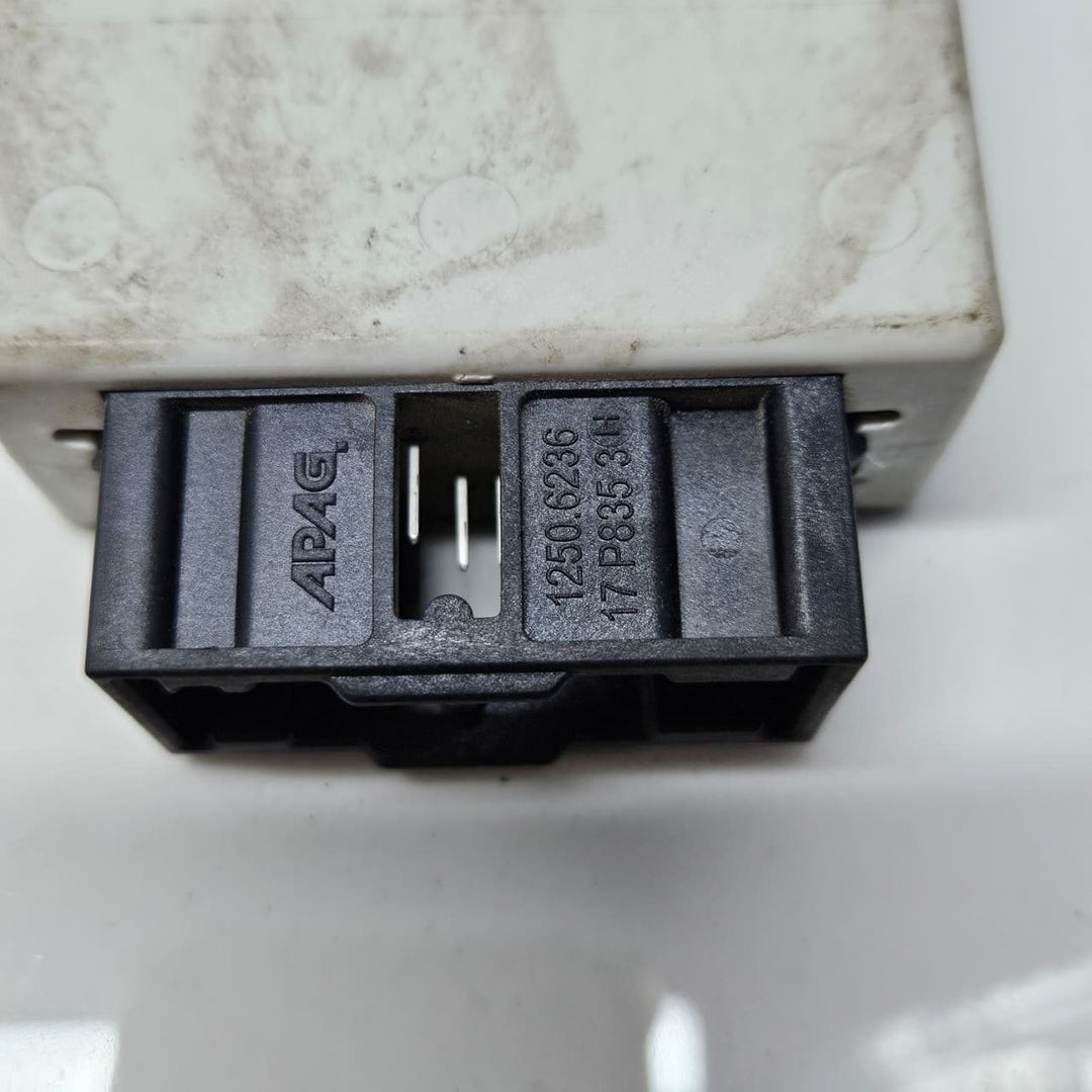2016-2019 BMW 740i 750i G11 G12 Steering Column Control Module 6881835