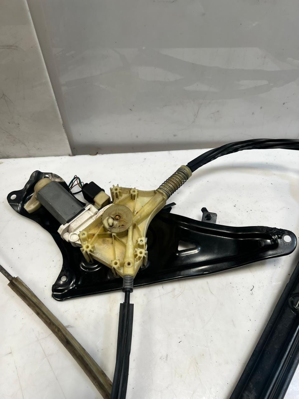 2013-2018 BMW 650i GT F07 6' F06 Rear Right Door Window Regulator 7275400 OEM
