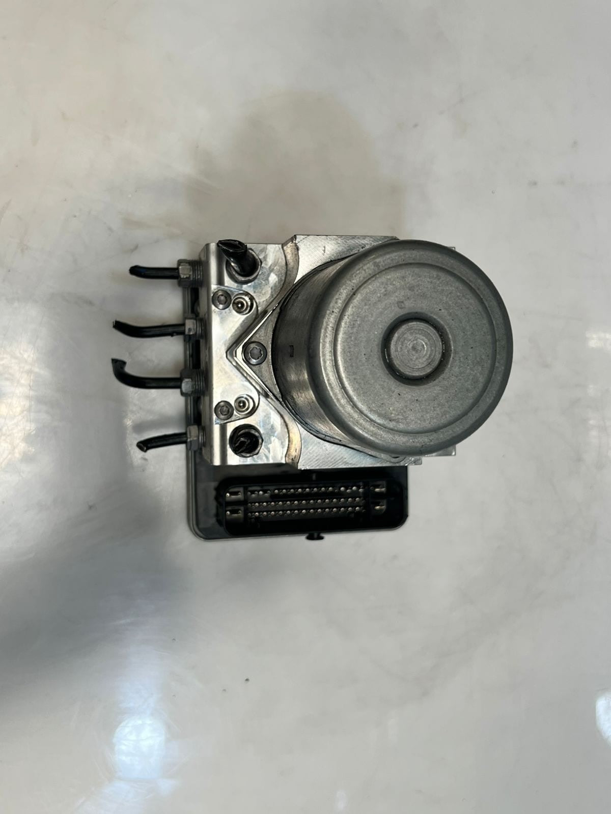BMW G11 G12 740e ABS Anti-Lock Brake Pump Assembly 6886392 OEM
