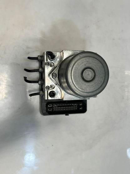 BMW G11 G12 740e ABS Anti-Lock Brake Pump Assembly 6886392 OEM