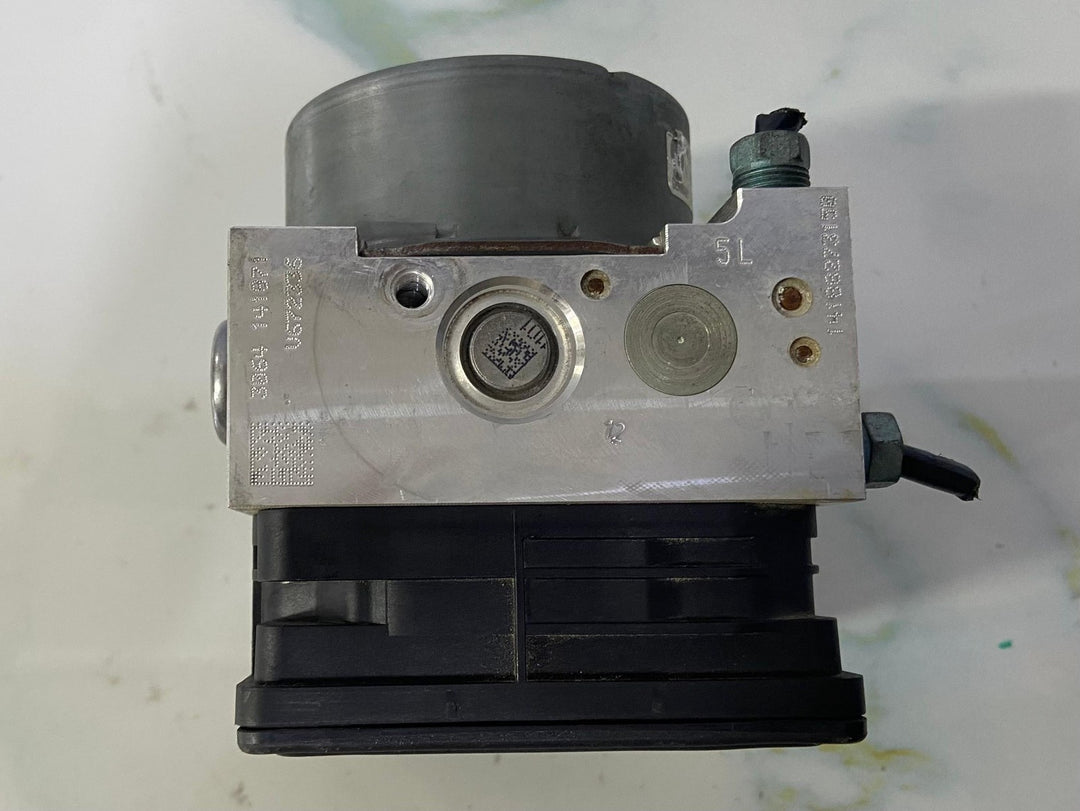 OEM BMW 328i 335i ABS Anti-Lock Brake Pump Module Unit 6868638