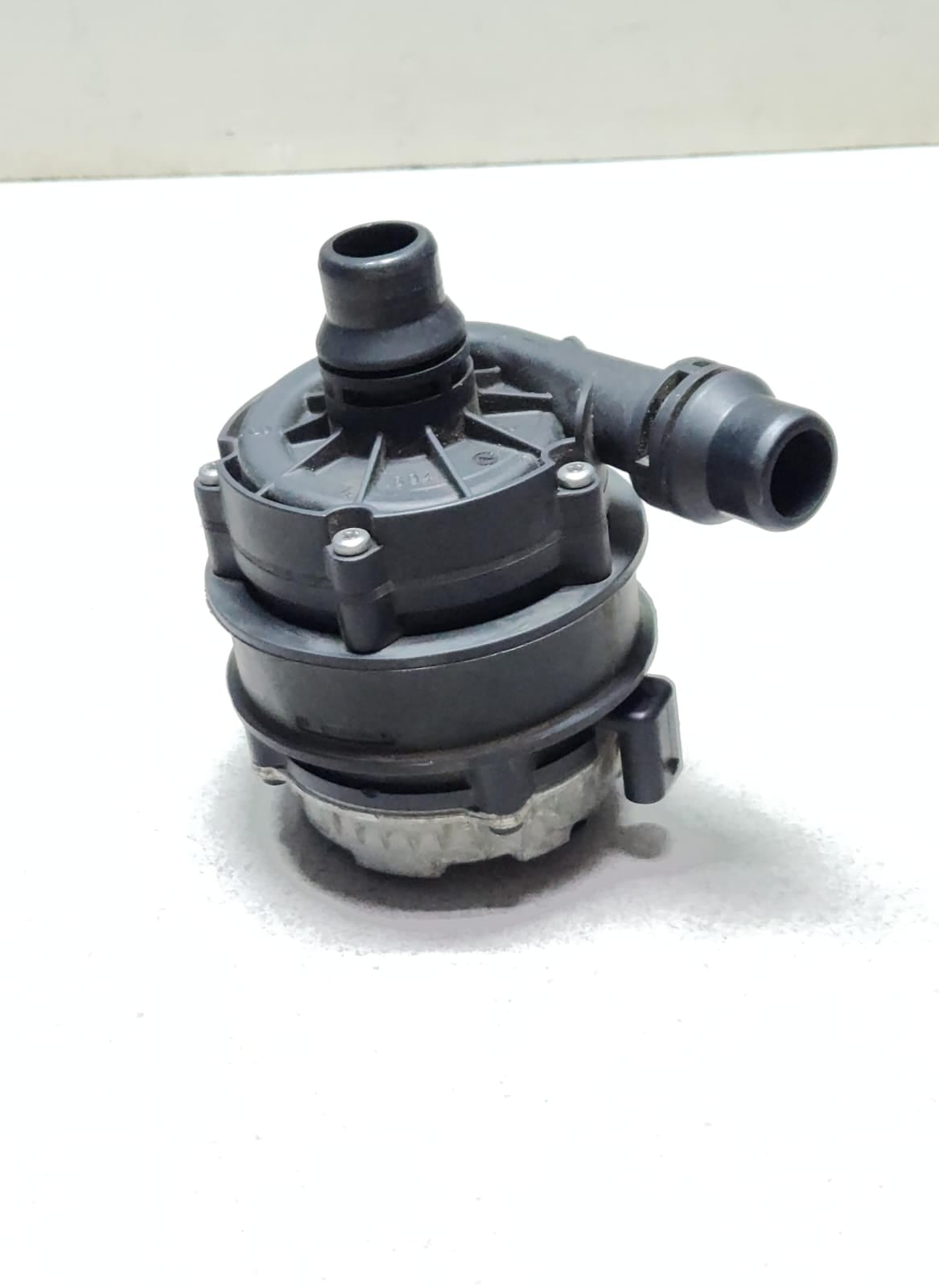 BMW Auxiliary Water Pump 8600442 F20 F22 F30 OEM