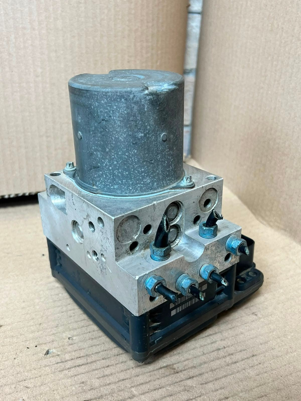 2008-2010 BMW E6X 535i 5 Series E60 520d Abs Pump Control Module 6783360 OEM