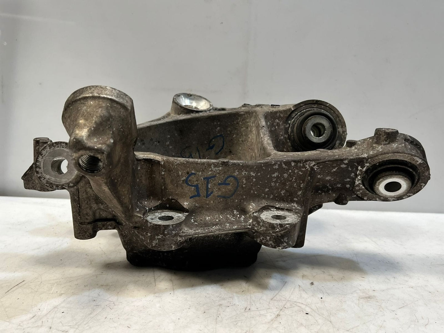 BMW 8 Series G14, G15, G16 Rear Wheel Hub Spindle Rear Right 6850564 OEM