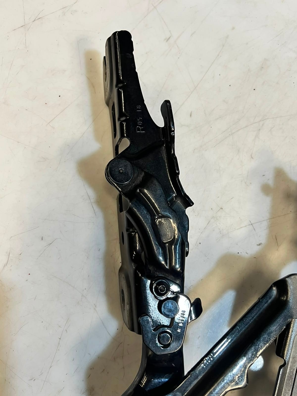 2016-2020 BMW 740i 7 Series G11 G12 750I ENGINE BONNET Hood Hinge 7347408 OEM