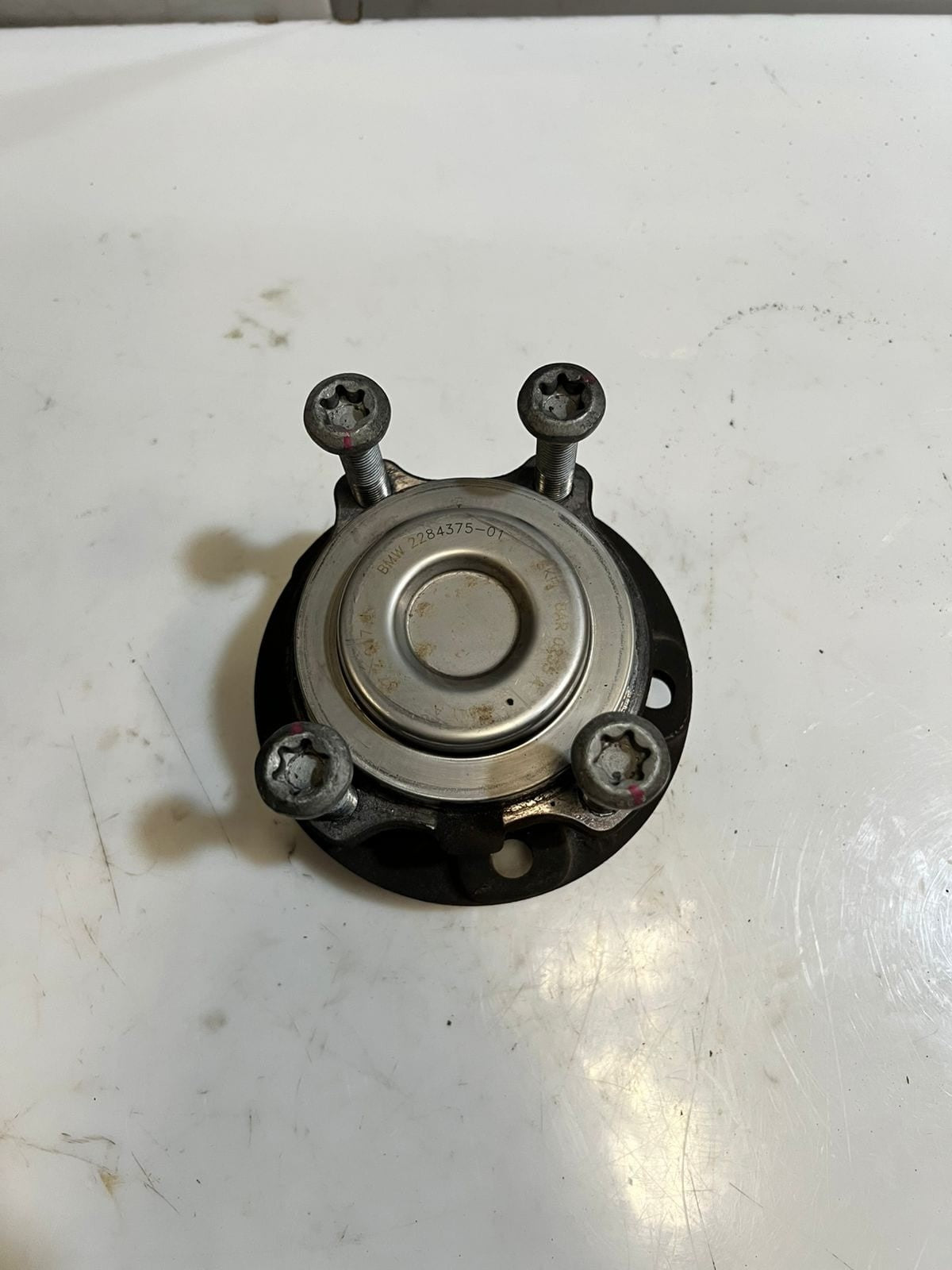 2011-2018 BMW 5' 6' M6 M5 F06 F12 F13 F10 Wheel Hub With Bearing 2284375 OEM