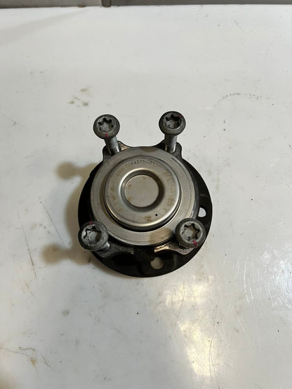 2011-2018 BMW 5' 6' M6 M5 F06 F12 F13 F10 Wheel Hub With Bearing 2284375 OEM
