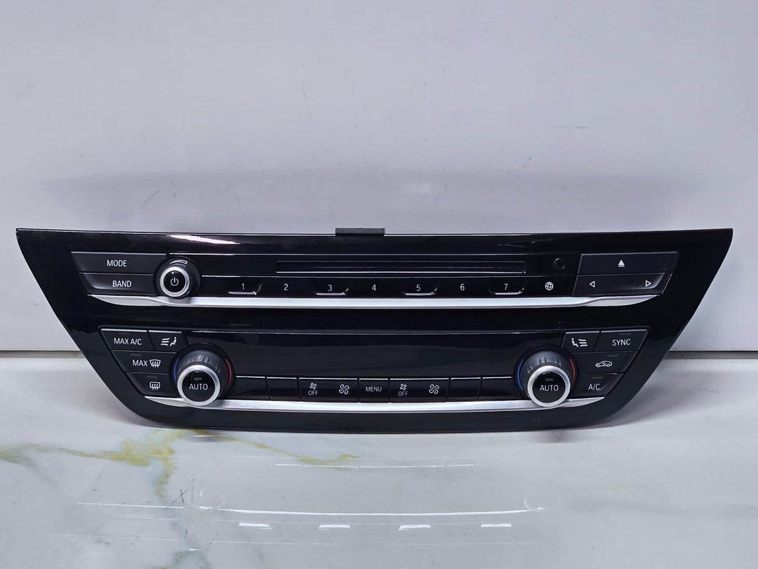 2017-18 BMW 540i G30 G31 Front Dash AC Heater Climate Control Unit Panel 6834429