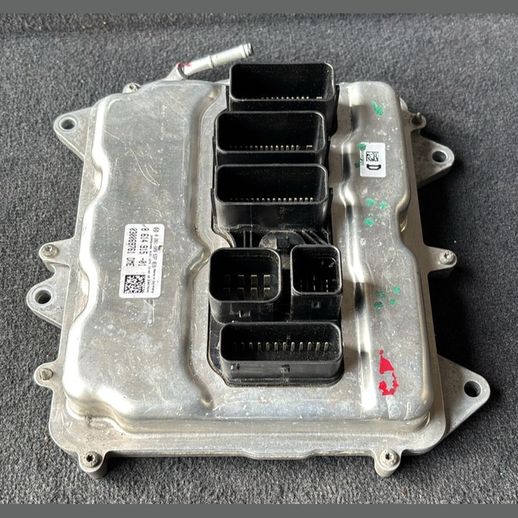 BMW F01 F02 F06 F07 F12  550i 650i 8 614 ENGINE CONTROL UNIT MODULE - 8614915