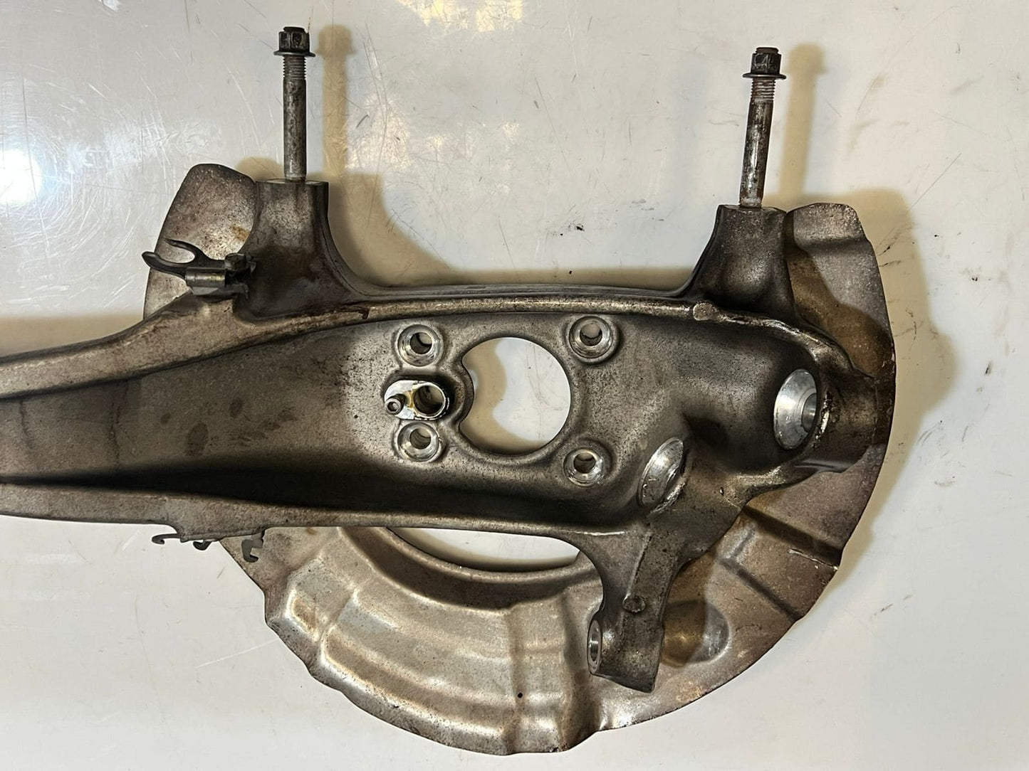 2012-2019 BMW M5 F10 F12 F13 F06 Front RIGHT Wheel Hub Spindle Knuckle 2284054