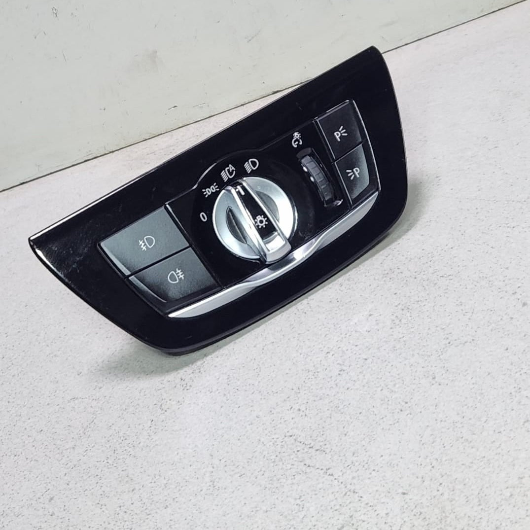 BMW Headlight Switch Control Unit 9472970 5 Series G30 G31 F90
