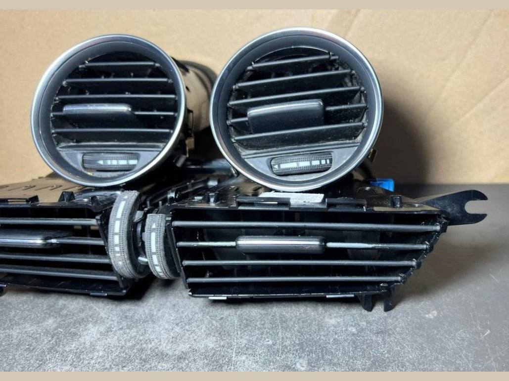 12-14 Mercedes W204 C300 C250 Front Center Dashboard  Heater A/C Air Vent Set