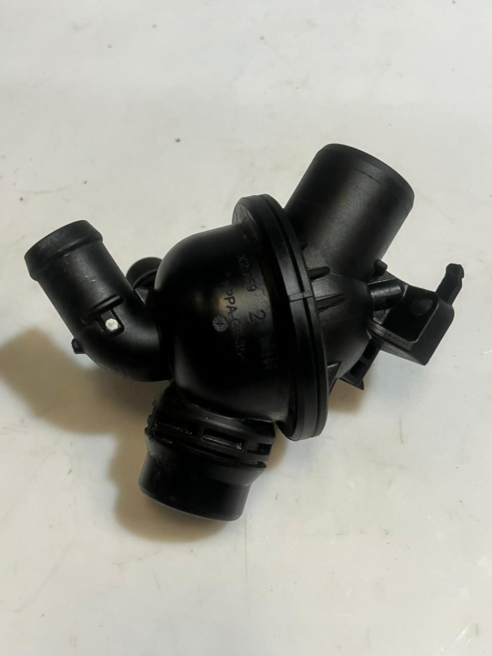 2011-2016 BMW X3 3 Series F30, 5 Series F10 Thermostat Housing 6601544 OEM