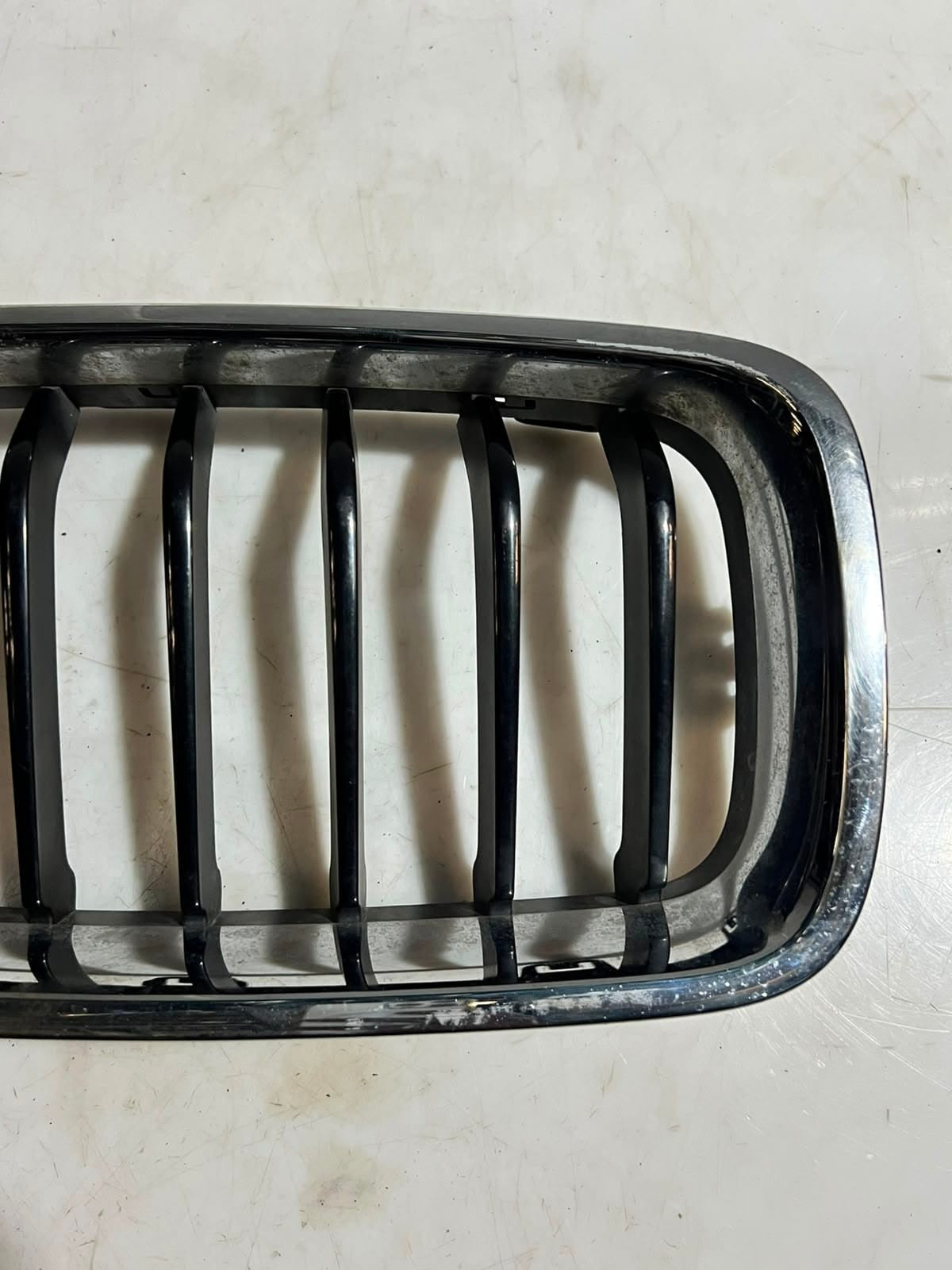 2016-2018 BMW 3 Series F30 F31 F35 F80 330e Front BUMPER Grille 7295442 OEM