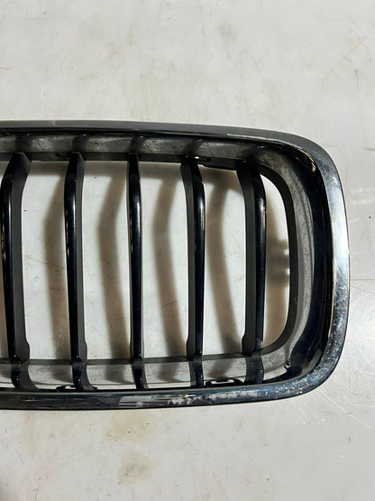 2016-2018 BMW 3 Series F30 F31 F35 F80 330e Front BUMPER Grille 7295442 OEM