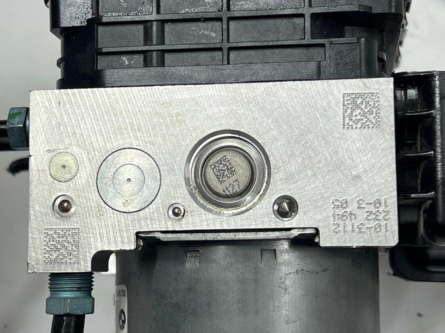 2020-2024 BMW 330i Abs Anti Lock Brake Pump Control Unit 5A25EE0