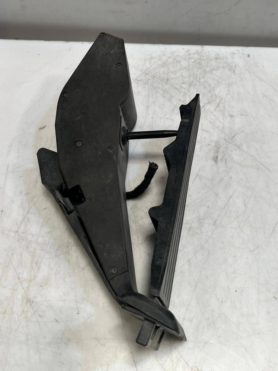 2000-2006 BMW E39, E46, and E53 X5 Accelerator Pedal 6762480 OEM