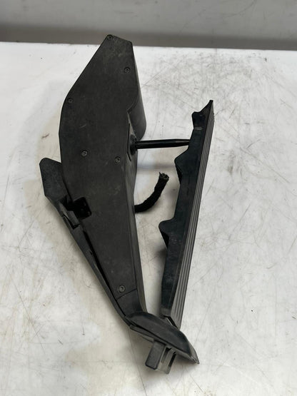 2000-2006 BMW E39, E46, and E53 X5 Accelerator Pedal 6762480 OEM