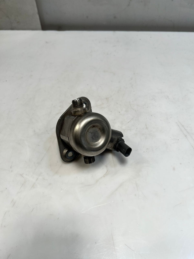 2013 BMW 135i F20 F22 F30 F31 F32 F10 F11 E84 High Pressure Fuel Pump 8604231