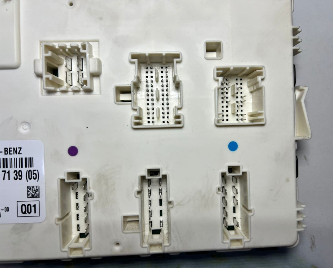 Mercedes W205 C300 C-Class Continental Control Module Unit A205 9007139 OEM