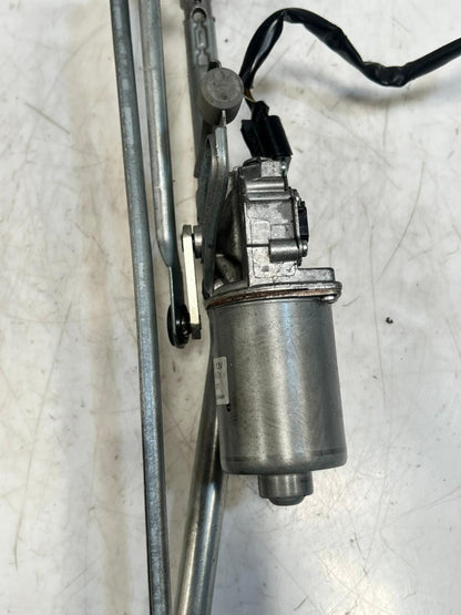 2010-2015 BMW X1 E84 Front Windshield Wiper Motor And Linkage 2992466 OEM